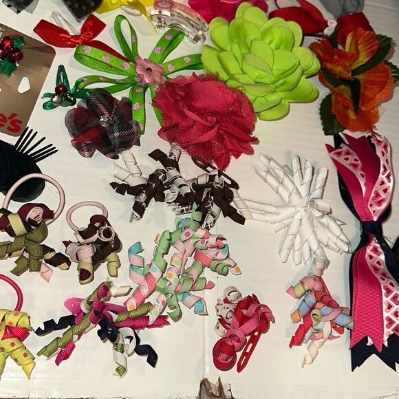 Mixed Lot Of Multicolor Hair Accessories Set 100+ Pieces Girls Multi-sizes - Picture 2 of 12